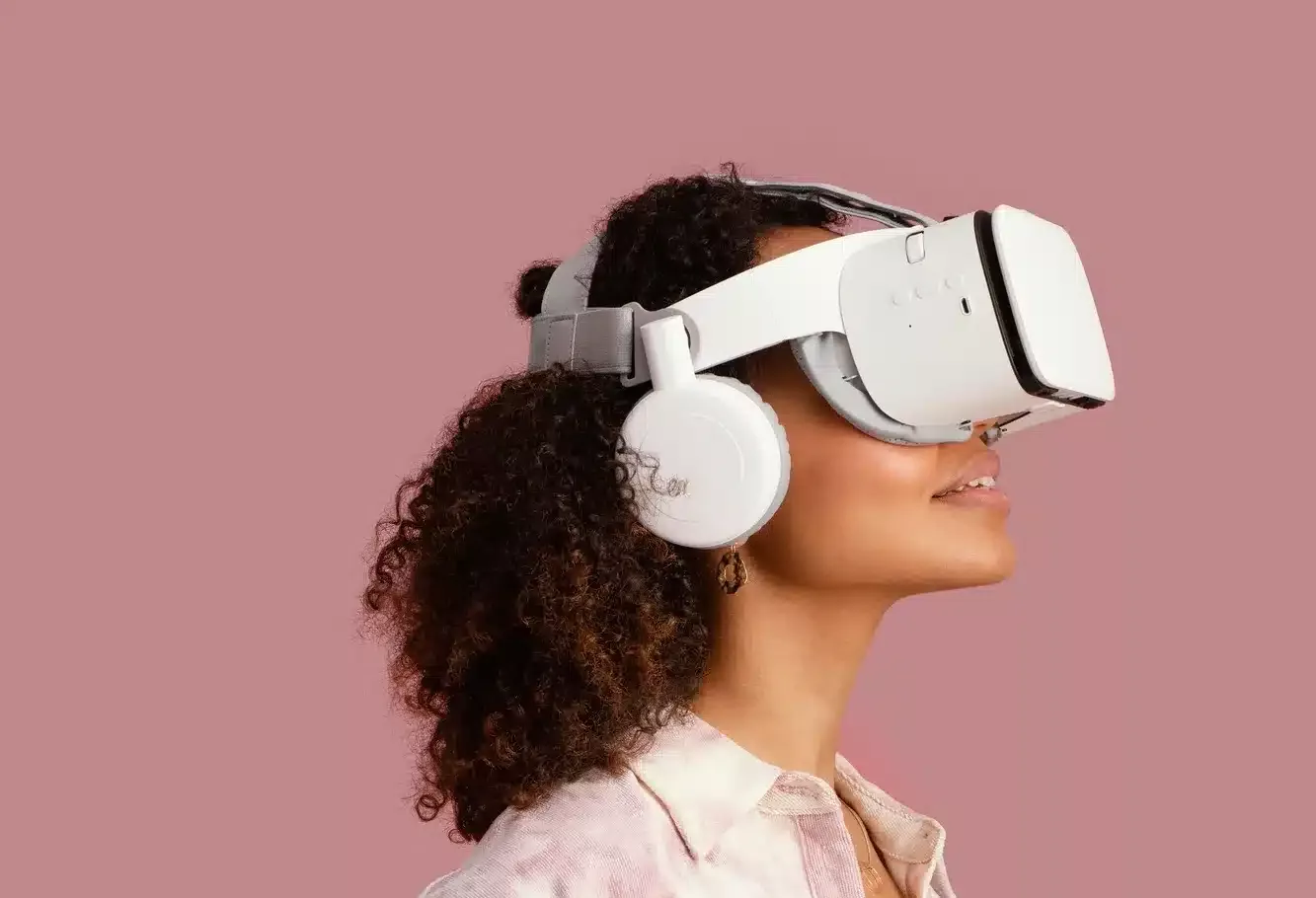 Responsive Design Beyond the Screen: Optimising User Experiences for Wearable Tech